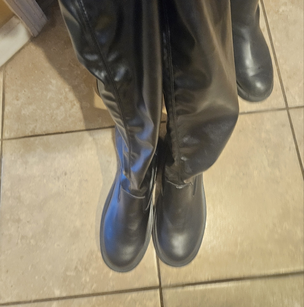 Knee platform boots